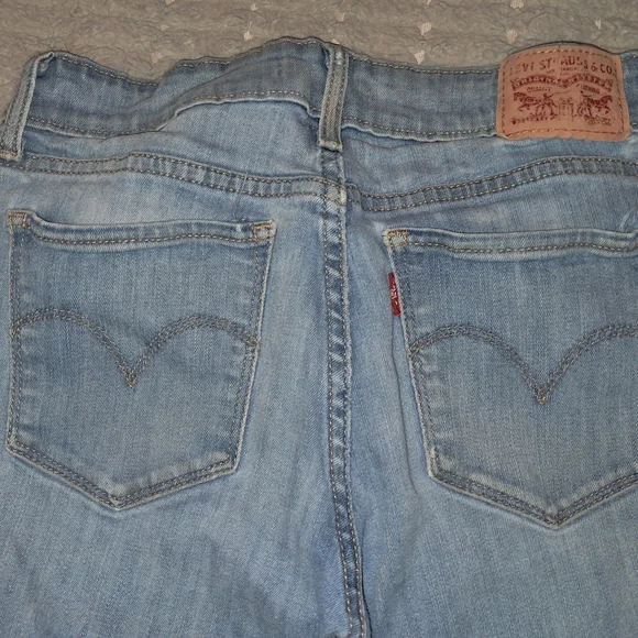 Levi's Women's Blue Jeans - Picture 6 of 6